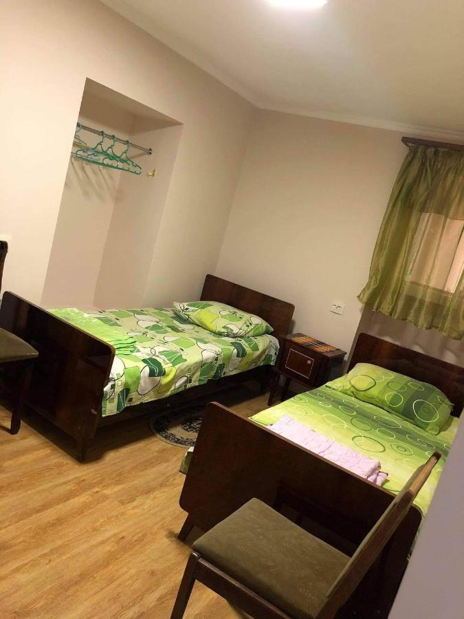 Ghazaryan Appartement Jerevan Buitenkant foto